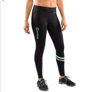 Virus: Stay Cool Lunar Active Leggings-Black/Mint